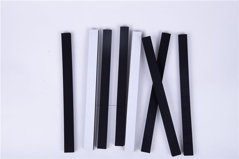 CR減震(zhen)保溫(wen)條(tiao)